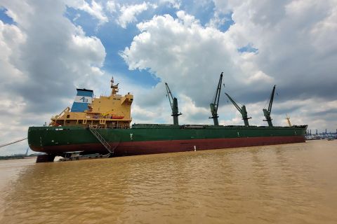 aquarius bulkers vessels mv omara 07 33f30150